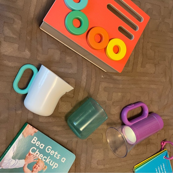 Lovevery Realist Play Kit GUC for ages 19, 20, 21 months old - Picture 3 of 11